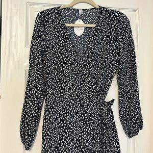 Naggoo Navy Blue and white long sleeved wrap dress